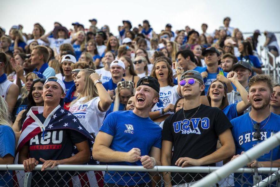 Students cheering for GVSU football